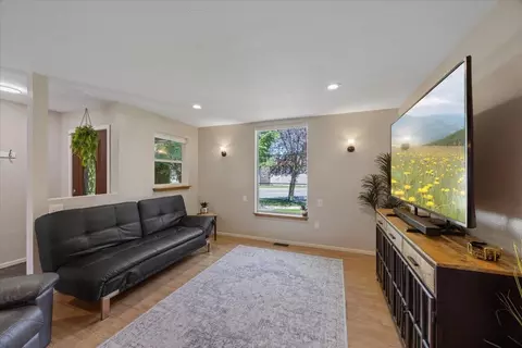 Living - 10108 E 16th Ave, Spokane, WA 99206 photo 2 of 2