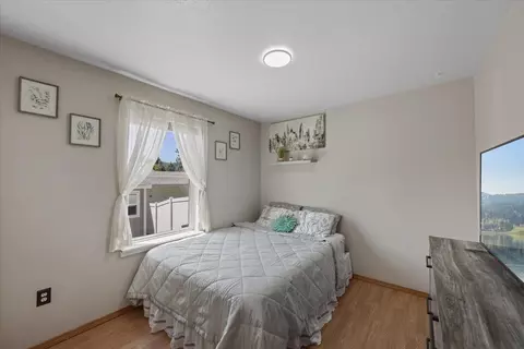 Bedroom - 10108 E 16th Ave, Spokane, WA 99206 photo 2 of 4