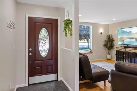 Entry Way - 10108 E 16th Ave, Spokane, WA 99206 photo 1 of 2