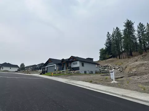 123 E Center Ln, Spokane, WA 99208