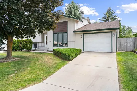 714 E Cascade Pl, Spokane, WA 99208 photo 2