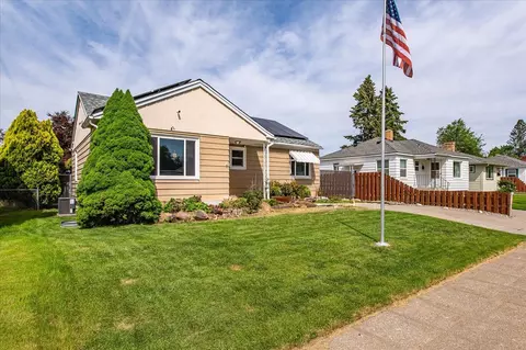 5317 N Hawthorne St, Spokane, WA 99205