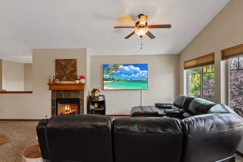 Living - 11814 E Rivercrest Dr, Spokane Valley, WA 99206 photo 2 of 2