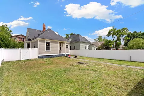 Exterior - 914 E Nora Ave, Spokane, WA 99207 photo 6 of 8