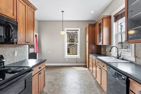 Kitchen - 914 E Nora Ave, Spokane, WA 99207 photo 1 of 4