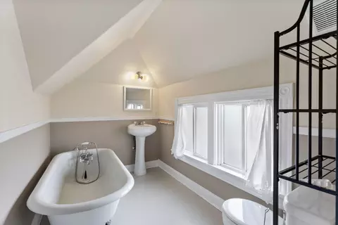 Bath - 914 E Nora Ave, Spokane, WA 99207 photo 2 of 2