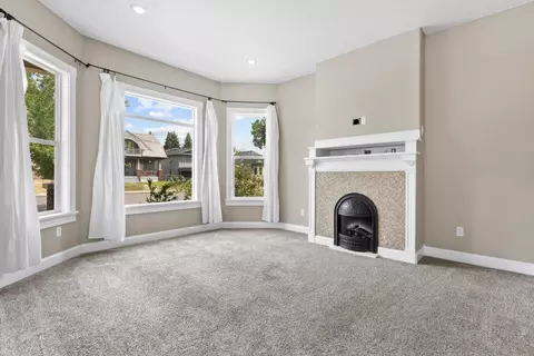 Living - 914 E Nora Ave, Spokane, WA 99207 photo 1 of 3