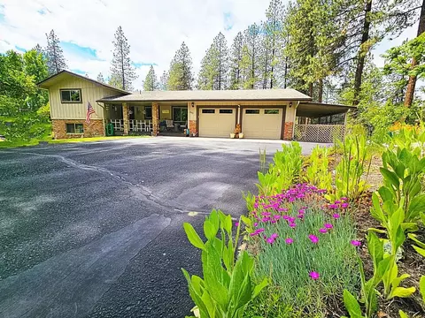 1040 S Pine St, Kettle Falls, WA 99141