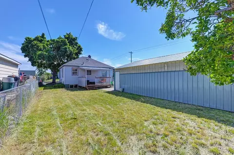 Exterior - 2907 E Hoffman Ave, Spokane, WA 99207 photo 6 of 7