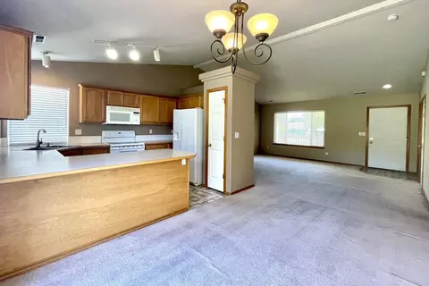 1415 E Devoe Ln, Spokane, WA 99217 photo 6