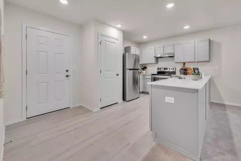 Entry Way - 4474 W Vel View Ave, Spokane, WA 99208 photo 2 of 2