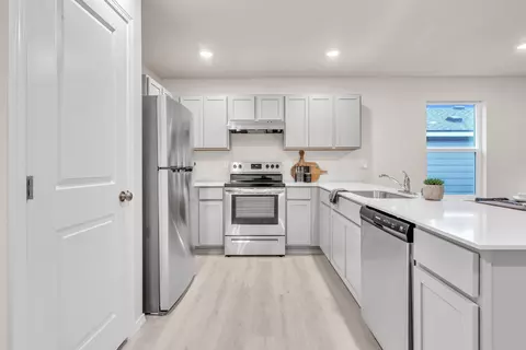 Kitchen - 4474 W Vel View Ave, Spokane, WA 99208 photo 2 of 5