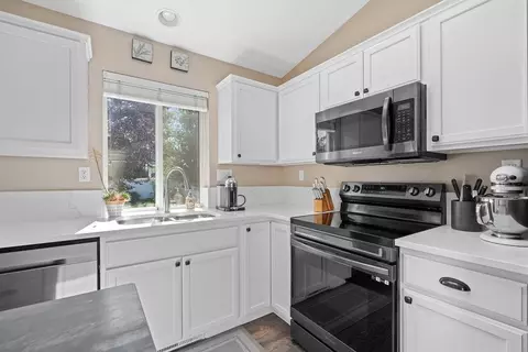 17504 N Edgecrest Rd, Colbert, WA 99005 photo 9