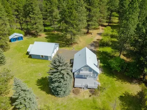 582 Snow Berry Ln, Usk, WA 99180