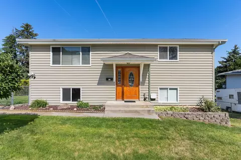 107 Pineview Pl, Cheney, WA 99004