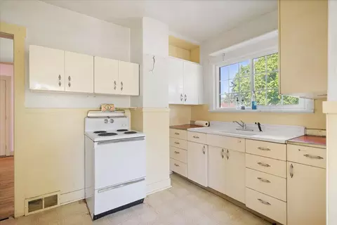 2618 Everett Ave, Spokane, WA 99207 photo 12