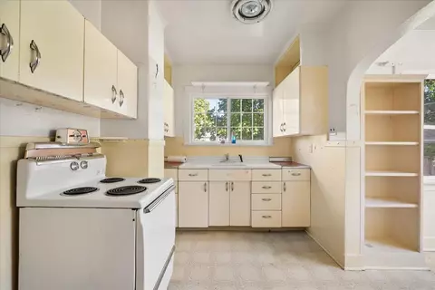 2618 Everett Ave, Spokane, WA 99207 photo 11