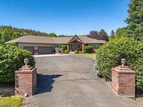 6215 Upriver Ln, Spokane, WA 99207