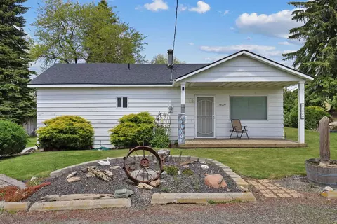 208 W 6th Ave, Deer Park, WA 99006