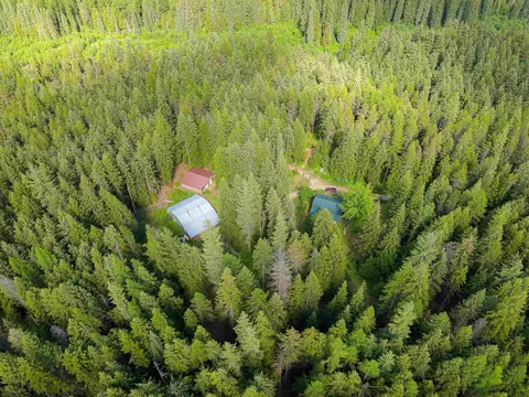 383 Four Dog Ln, Cusick, WA 99119