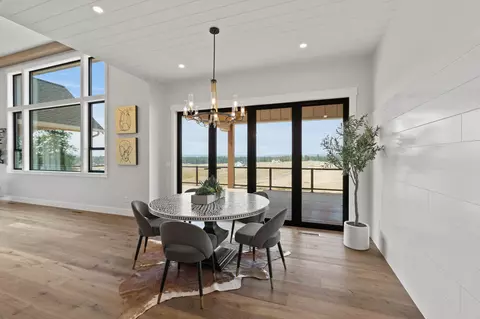 Dining - 6307 E Foxtrot Ln, Colbert, WA 99005 photo 1 of 4