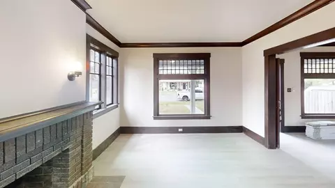 Living - 1604 E 12th Ave, Spokane, WA 99202 photo 2 of 3