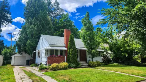 3214 S Division St, Spokane, WA 99203