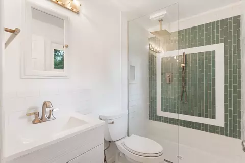 Bath - 13619 E 29th Ave, Spokane Valley, WA 99216 photo 1 of 3