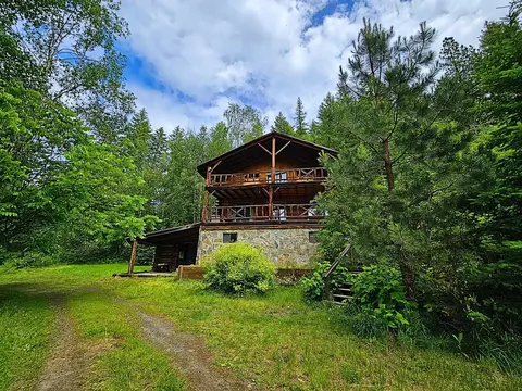 3310 B Fifteen Mile Creek Rd, Kettle Falls, WA 99141