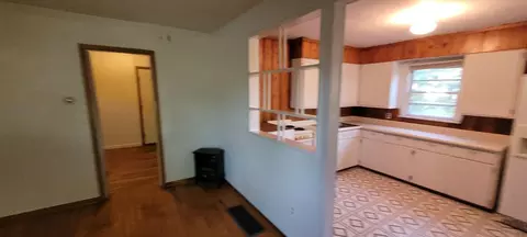 719 E Sanson Ave, Spokane, WA 99207 photo 2
