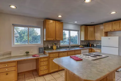 Kitchen - 540 N Pine St, Spangle, WA 99031 photo 2 of 6