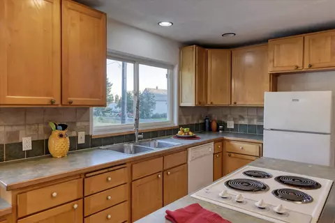 Kitchen - 540 N Pine St, Spangle, WA 99031 photo 3 of 6