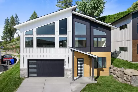 2105 E Turnberry Ln, Spokane, WA 99223
