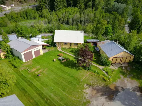 305307 N Spokane Ave, Metaline, WA 99152