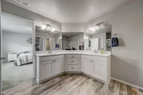 Bath - 912 E Silver Pine Rd, Colbert, WA 99005 photo 1 of 3