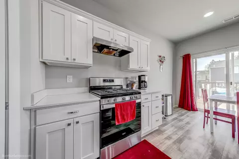 Kitchen - 912 E Silver Pine Rd, Colbert, WA 99005 photo 6 of 6
