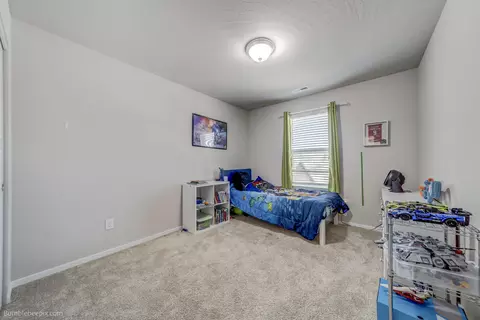 Bedroom - 912 E Silver Pine Rd, Colbert, WA 99005 photo 3 of 5