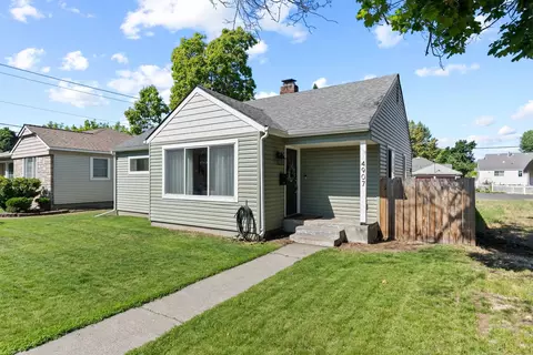 4907 N Lincoln St, Spokane, WA 99205