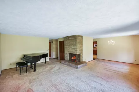 Living - 2017 E 35th Ave, Spokane, WA 99203 photo 3 of 5