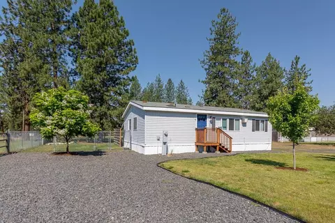 6445 N Dover Rd, Nine Mile Falls, WA 99026