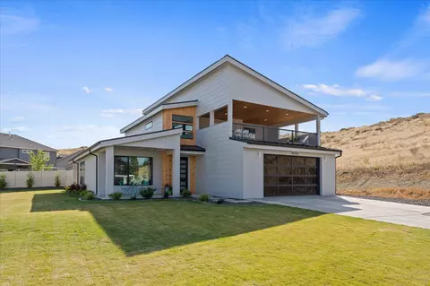 18108 E Selkirk Estates Rd, Greenacres, WA 99016