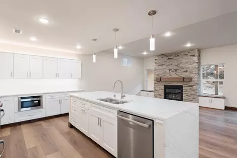 910 E Lakeview Ln, Spokane, WA 99208 photo 6