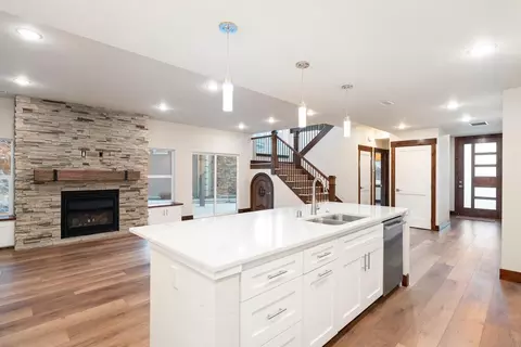 910 E Lakeview Ln, Spokane, WA 99208 photo 9