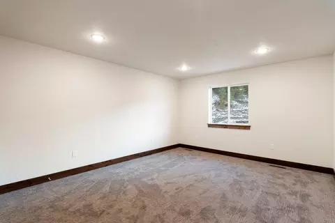 910 E Lakeview Ln, Spokane, WA 99208 photo 31