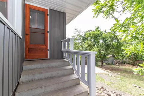 Exterior - 1211 E 14th Ave, Spokane, WA 99202 photo 5 of 7