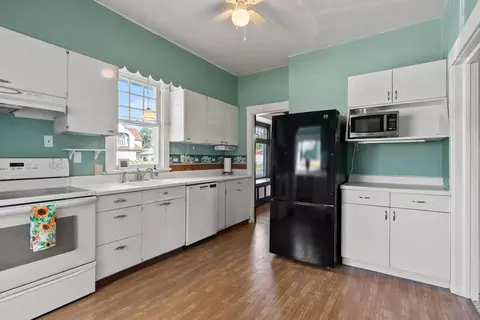 Kitchen - 802 E Olympic Ave, Spokane, WA 99207 photo 2 of 5