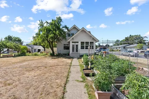 Exterior - 802 E Olympic Ave, Spokane, WA 99207 photo 9 of 10