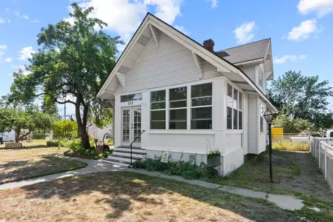 Exterior - 802 E Olympic Ave, Spokane, WA 99207 photo 2 of 10