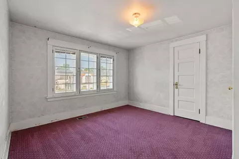 Bedroom - 802 E Olympic Ave, Spokane, WA 99207 photo 6 of 7