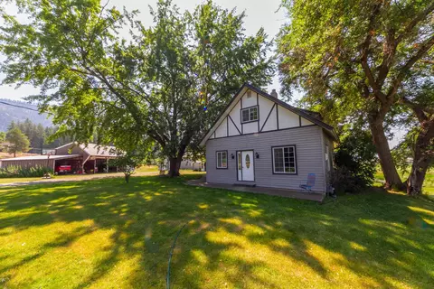2358 Stingy Ln, Chewelah, WA 99109